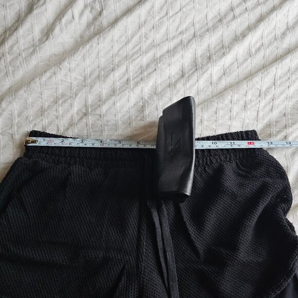 Aritzia The Constant Blasis Shorts - 2017 - Black - Sz S - Picture 8 of 10